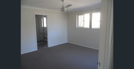 Huge yard. Side access. Plenty of room - Photo 2