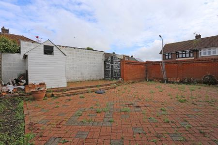 Price £3,000 pcm - Available 22/11/2025 - Unfurnished - Photo 4