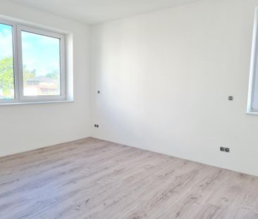 Geräumige, toll geschnittene Neubau-Wohnung im Obergeschoss! - Photo 2