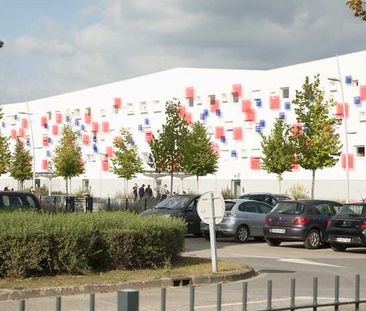 sedan proche commerce, piscine, lycée - Photo 3