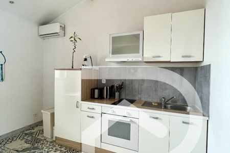 STUDIO DE 20 m2 ENTIÈREMENT MEUBLÉ - Photo 2