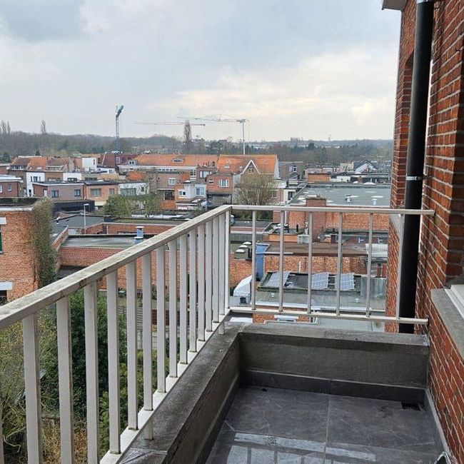 Appartement te huur in Wilrijk voor € 1.000 met 2 slaapkamers - Photo 1