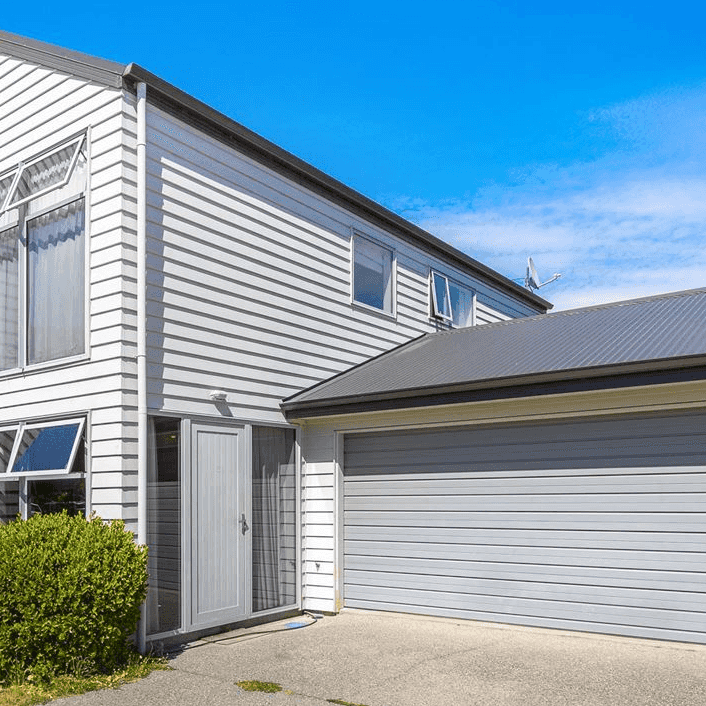 3 Bedroom, 2 Bathroom Townhouse in Lake Hayes Estate - Photo 1