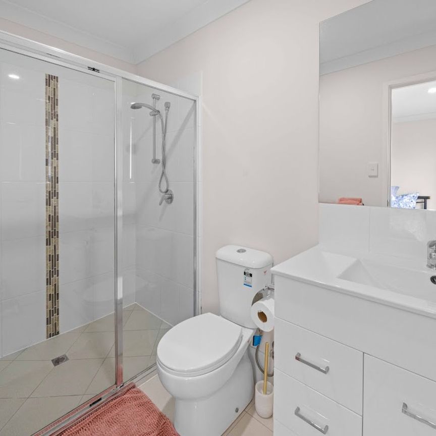 Modern 1 Bedroom Duplex - Photo 1