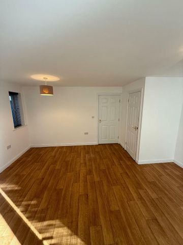 3 bedroom end of terrace house to rent - Photo 2