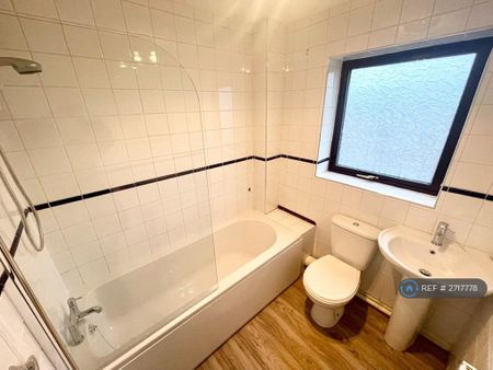 2 bedroom semi-detached house to rent - Photo 3