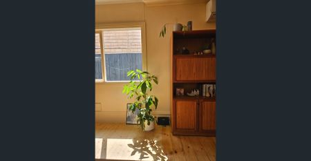 Thornbury Central ***6 month term from March 2026, fully furnished*** - Photo 4