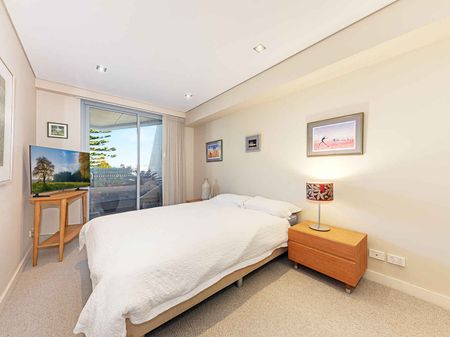 Fully Furnished Three Bedroom in the Heart of Northbridge - Photo 3