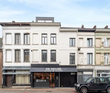 TE HUUR- gerenoveerd appartement met 2 slaapkamers op centrale ligging - Photo 2