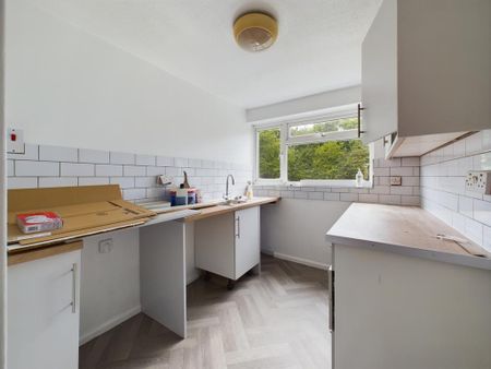 2 bedroom maisonette to rent - Photo 2