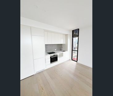 Modern, Private, And Well Located - Photo 4