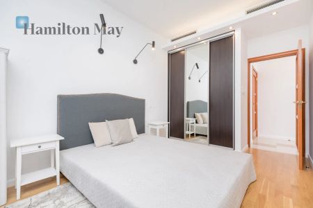 3 pokojowy, świeżo odremontowany apartament z balkonem, miejscem garażowym i komórką lokatorską w prestiżowym budynku Nowy Świat - Zdjęcie 3