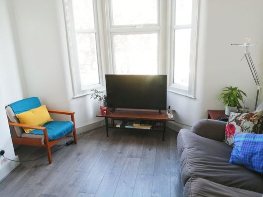 2 Bed Flat, Mabley Street, E9 - Photo 1