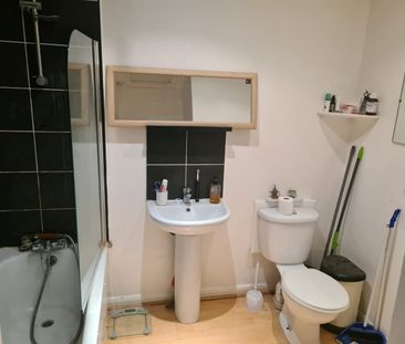 Studio Flat, Mount Ephraim Road, SW16 - Photo 5