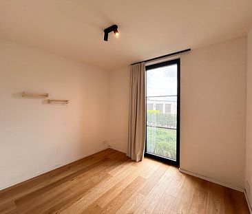 Gelijkvloers nieuwbouwappartement met 2 slaapkamers en tuin in hartje Ardooie! - Foto 6