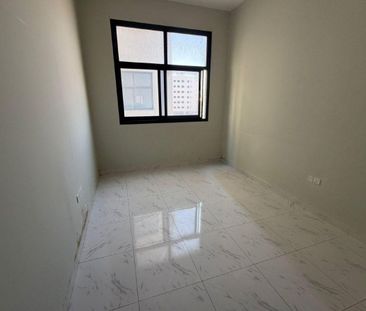 For annual rent, a one-bedroom apartment in Al Jur - Photo 1