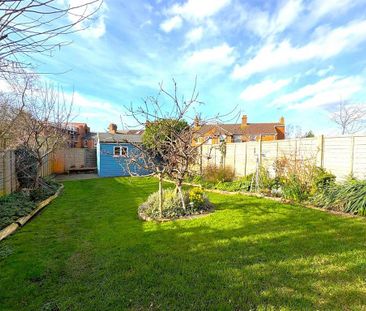 4 bedroom semi-detached house to rent - Photo 3