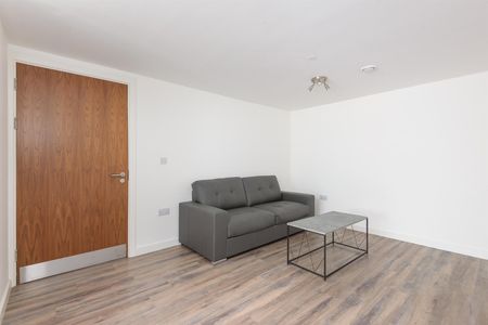 Rent QUBE, Sheffield, S1 £1,200pcm - Photo 4