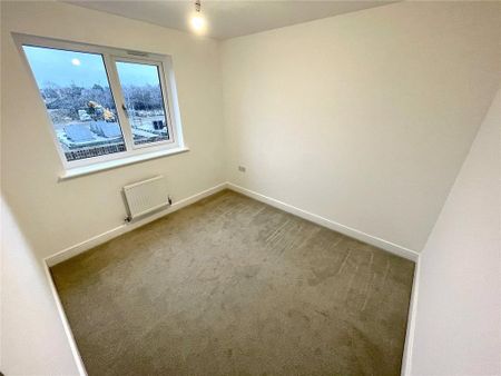 4 bedroom detached house to rent - Photo 4