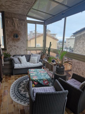 Location appartement 2 pièces, 45.00m², Carqueiranne - Photo 2