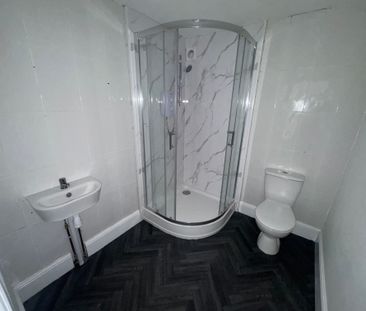 Withnell Road F2, Blackpool - Photo 6