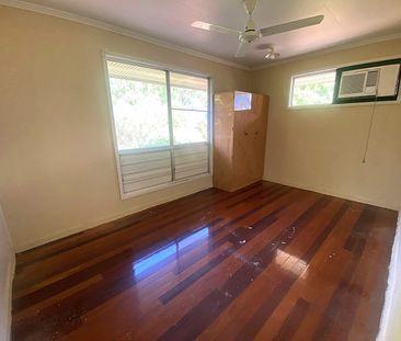 ***4 BEDROOMS + A LARGE LIVING AREA*** - Photo 6