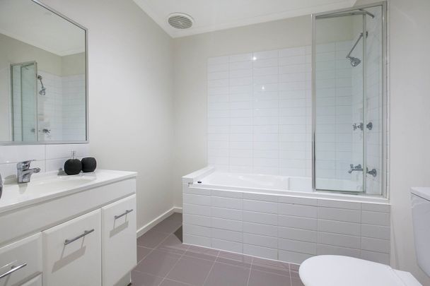 8/1B Wilkinson Street, Reservoir VIC 3073 - Photo 1