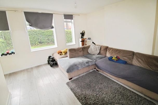3 bedroom end of terrace house to rent - Photo 1