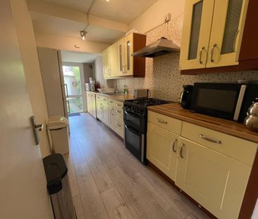 Room in a Shared House, Thamworth Lane, CR4 - Photo 5