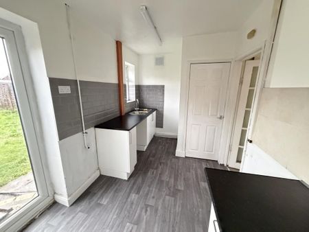 2 bedroom semi-detached house to rent - Photo 2