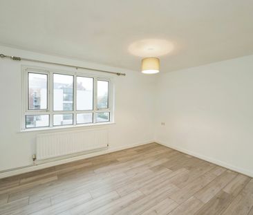 2 Bed Flat, Elton House, BS2 - Photo 4