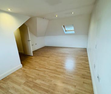 3 bedroom flat to rent - Photo 4