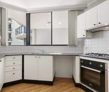 Spacious Two-Bedroom Apartment with Resort-Style Facilities - Photo 5