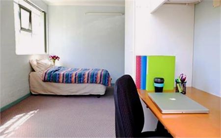 3 Bedroom Apartment Whole apartment - Photo 2