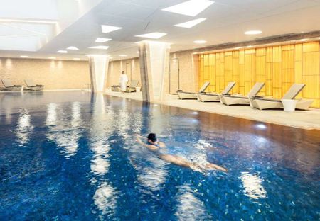 Immaculate two bedroom duplex apartment with a private terrace. - Photo 4