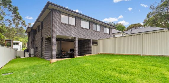 Contemporary Family Living in the Heart of Dundas Valley - Photo 2