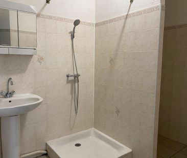 Location Appartement 3 pièces 83m² VILLENEUVE DE BERG 07170 - Photo 3