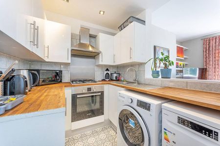 2 bedroom flat to rent - Photo 3