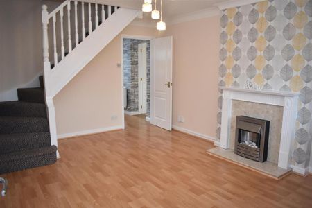 3 bedroom mews to rent - Photo 2