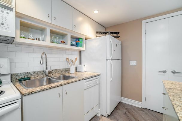 For Lease - 8 York Street Unit# 809, Toronto, Ontario - Photo 1