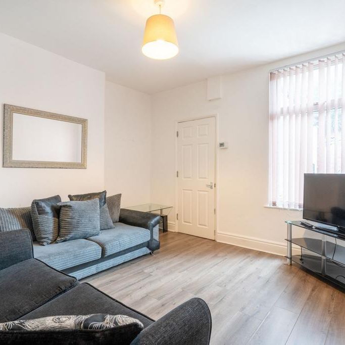 5 bedroom house to rent - Photo 1