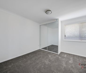 Charming 3-Bedroom Flat with Enclosed Yard and Carport. - Photo 1