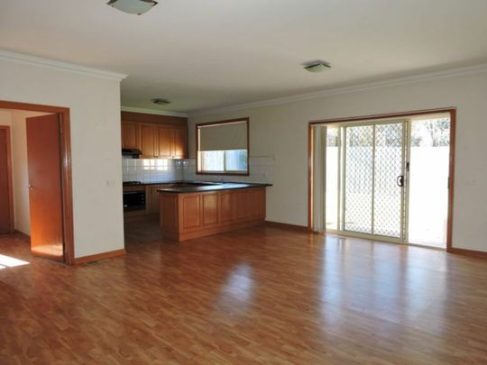 77 Aylmer Road, Lynbrook VIC - Photo 1