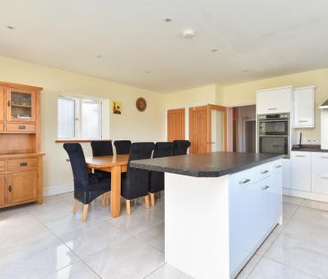 2 bedroom semi-detached house to rent - Photo 6