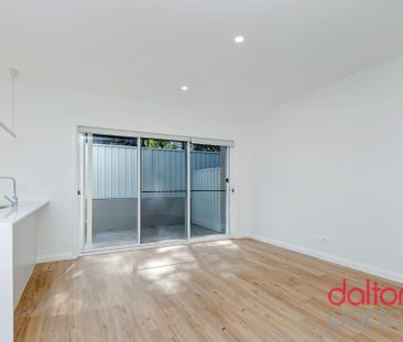 Brand-new impressive Townhouses in sought after location! - Photo 3