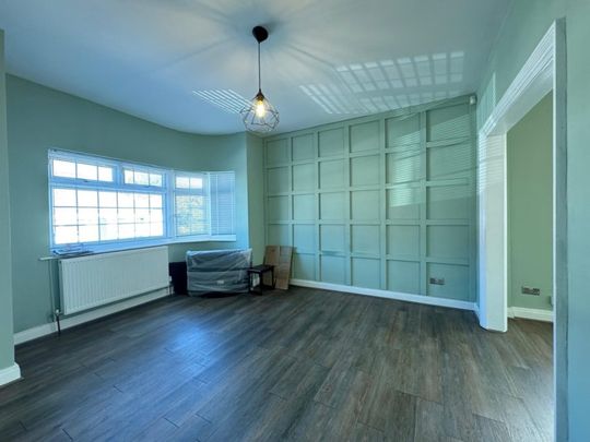 Kinloch Drive, NW9 - Photo 1