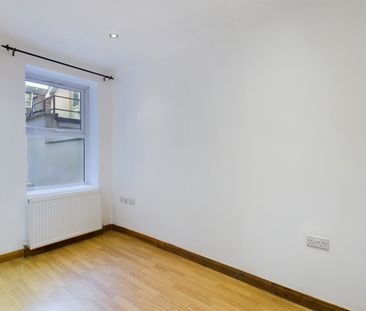 2 Bed Maisonette, Garratt Terrace, SW17 - Photo 6