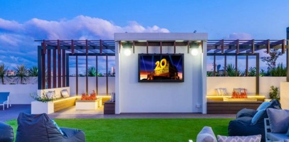 Near New 2 Bedroom Luxurious Inner City Living - Photo 2