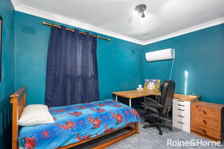 2 Sherwood Avenue, Kooringal, NSW 2650 - Photo 4