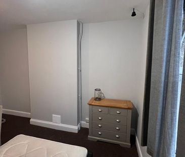 Room in a Shared House, Seymour Road, BS5 - Photo 2
